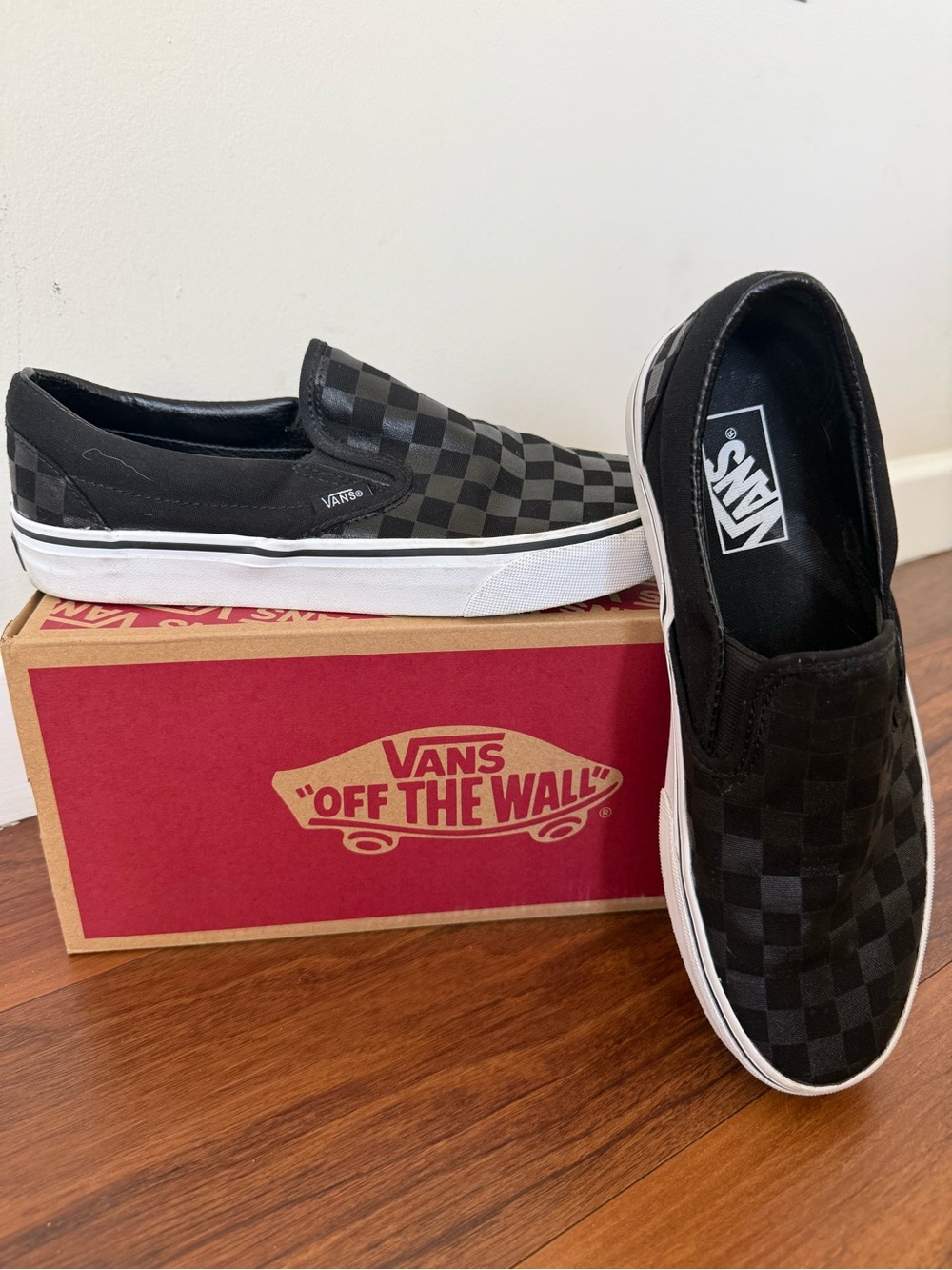 Vans Checkerboard Slip-On Sneakers - Black/Gray size M7.5 W9